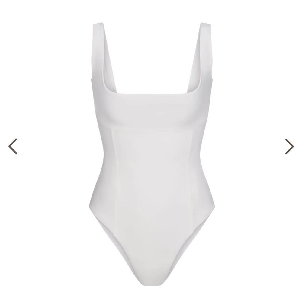 NWT SKIMS MARBLE SHAPING SWIM ONE PIECE